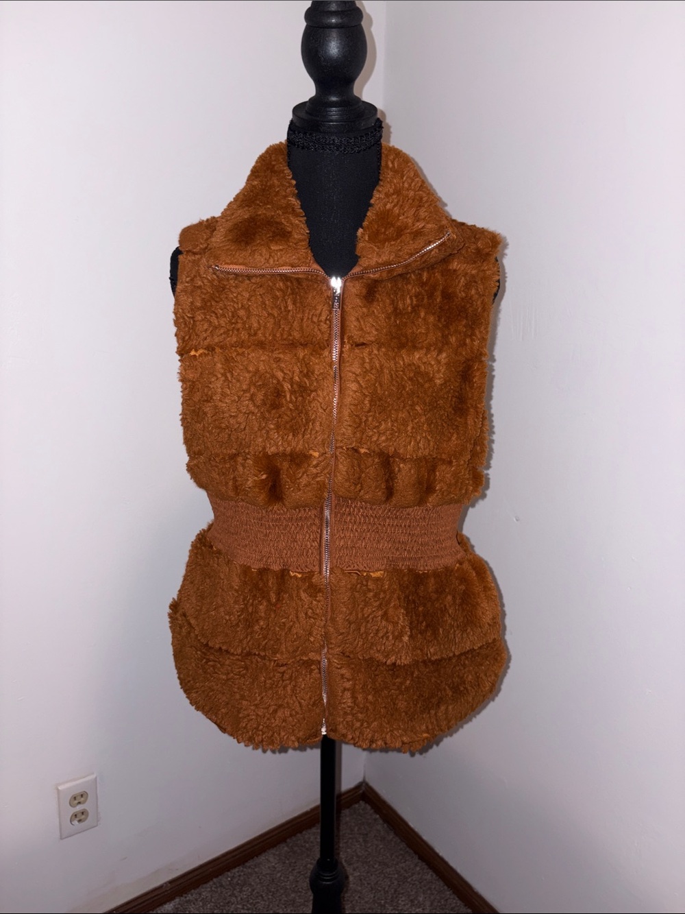 SHEIN Chestnut Brown Faux Shearling Zip-Up Teddy Vest